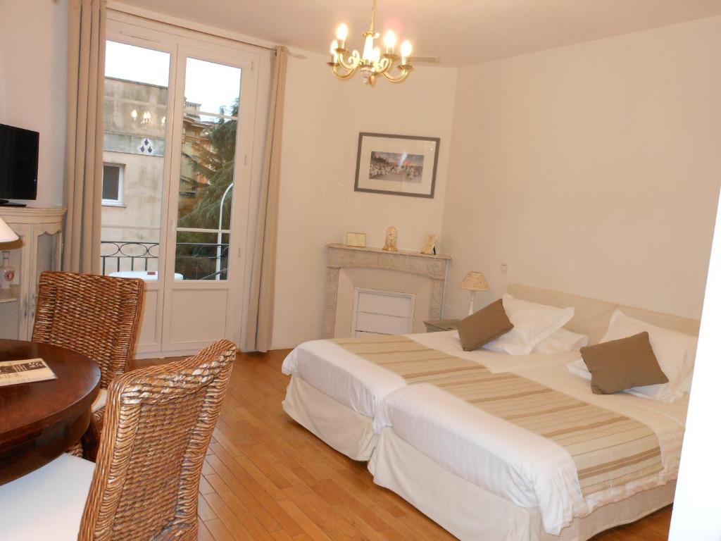Hotel Villa Les Cygnes Nice Quarto foto