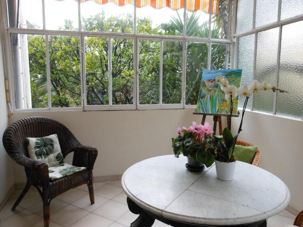 Hotel Villa Les Cygnes Nice Quarto foto